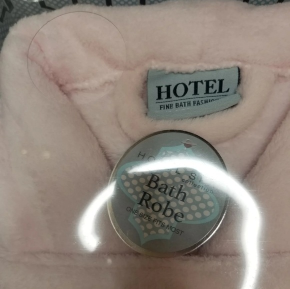 Northpoint Hotel Spa Collection Gift Set Robe - Picture 5 of 8